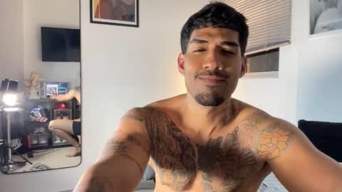 Snapshot of myke_esthetic chatting on 4, 12, 2025 Myke esthetic online show from 4, 12, 2025