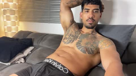 Snapshot of myke_esthetic chatting on 14, 12, 2025 Myke esthetic online show from 14, 12, 2025