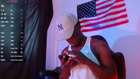 Mylo Wallace  online show from 13, 10, 2025