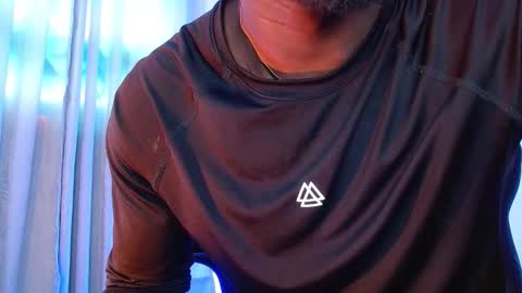 Mylo Wallace  online show from 4, 12, 2025