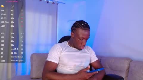 Snapshot of mylowallacee chatting on 5, 2, 2026 Mylo Wallace online show from 5, 2, 2026