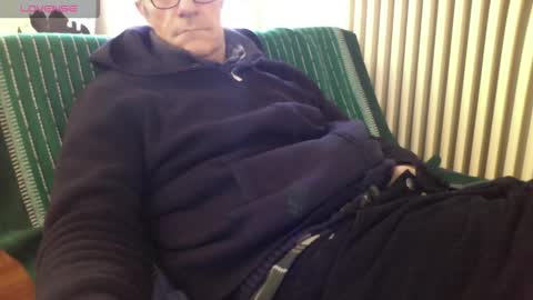 Bi sexy guy lovense hush is on private is open or password show tip if you like. online show from 17, 2, 2026