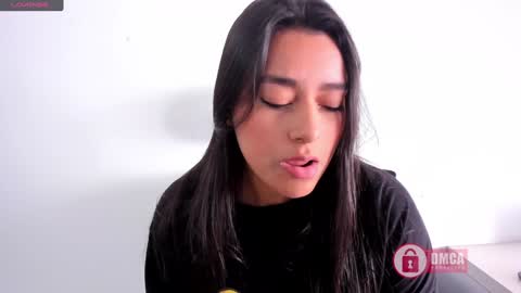 Bella online show from 10, 1, 2025