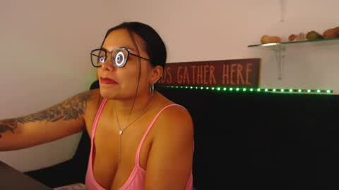 Snapshot of myrandafliiers chatting on 3, 8, 2026 myranda online show from 3, 8, 2026