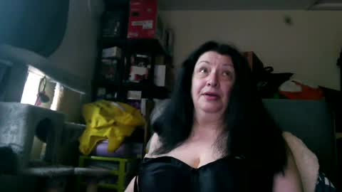 mysteriouswoman18 online show from 2, 8, 2026