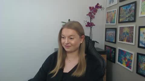 Snapshot of mysteryericax chatting on 20, 4, 2026 Erica online show from 20, 4, 2026