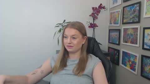 Snapshot of mysteryericax chatting on 22, 4, 2026 Erica online show from 22, 4, 2026