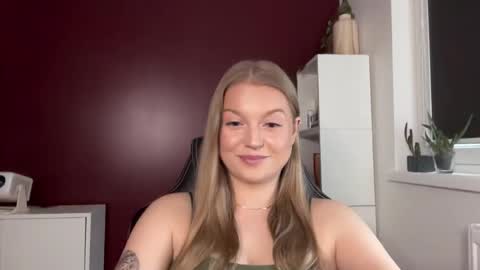Snapshot of mysteryericax chatting on 6, 5, 2026 Erica online show from 6, 5, 2026