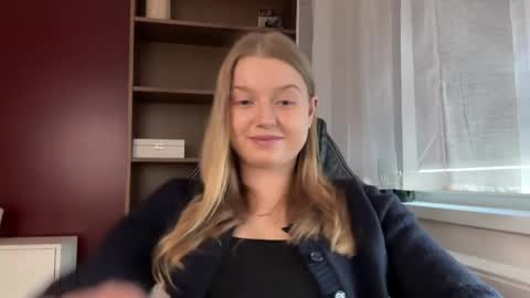 Snapshot of mysteryericax chatting on 16, 5, 2026 Erica online show from 16, 5, 2026