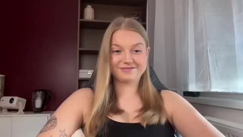 Snapshot of mysteryericax chatting on 21, 5, 2026 Erica online show from 21, 5, 2026