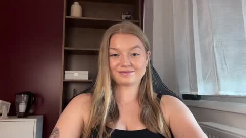 Snapshot of mysteryericax chatting on 26, 5, 2026 Erica online show from 26, 5, 2026
