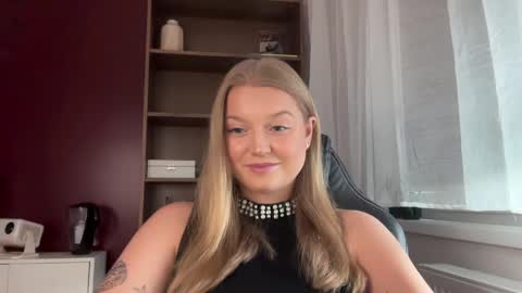 Snapshot of mysteryericax chatting on 30, 5, 2026 Erica online show from 30, 5, 2026