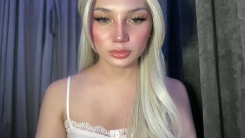 Snapshot of mysteryman_xxx chatting on 29, 4, 2026 UR GIRL NEXTDOOR online show from 29, 4, 2026
