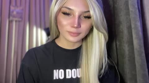 Snapshot of mysteryman_xxx chatting on 1, 5, 2026 UR GIRL NEXTDOOR online show from 1, 5, 2026