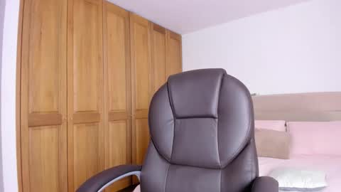 Elena online show from 25, 10, 2025