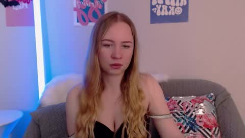 Snapshot of mystic_barbie chatting on 7, 11, 2025 Barbie online show from 7, 11, 2025