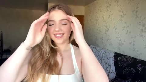 Snapshot of mysticmew chatting on 16, 4, 2026 Anna online show from 16, 4, 2026