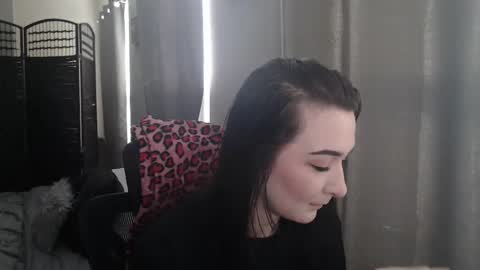 Snapshot of mysticmuse94 chatting on 8, 3, 2025 MysticMuse online show from 8, 3, 2025