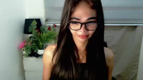 Snapshot of mysticofcum22 chatting on 19, 11, 2025 Krestine online show from 19, 11, 2025