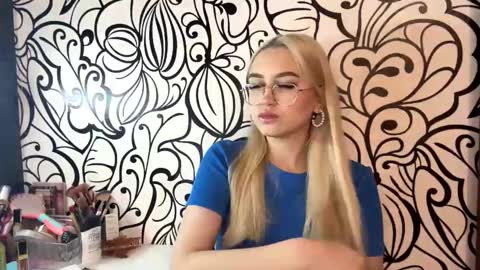 Snapshot of nadiaknake chatting on 27, 2, 2026 Katrin online show from 27, 2, 2026