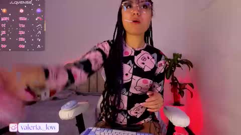 Snapshot of nahia_low chatting on 4, 10, 2025  Valeria  online show from 4, 10, 2025