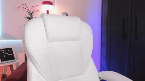 Nahia INDEPENDENT MODEL P online show from 8, 4, 2026