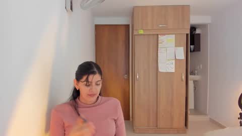 independent model online show from 23, 12, 2024