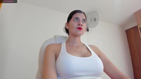 independent model online show from 11, 3, 2025