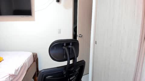 independent model online show from 31, 1, 2026