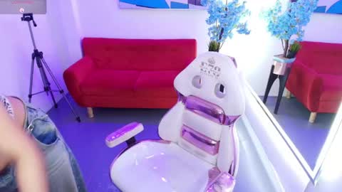 Snapshot of nahomi_velmont chatting on 1, 6, 2026 nahomi_velmont online show from 1, 6, 2026