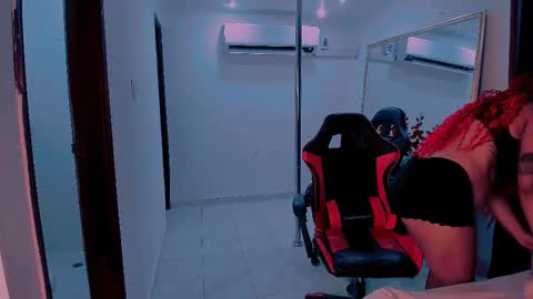 Nahomy online show from 6, 10, 2025