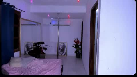 Nahomy online show from 9, 1, 2026