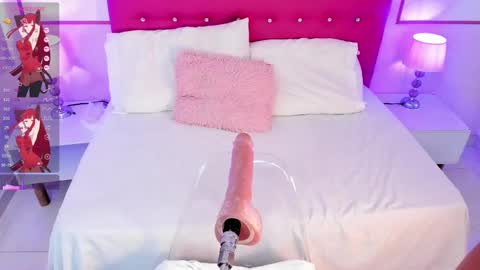 Nahomy Roberts online show from 3, 3, 2025