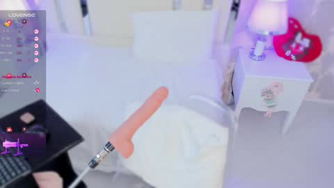 Nahomy Roberts online show from 15, 11, 2025