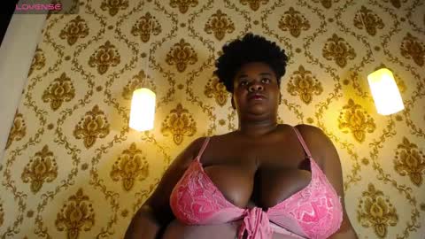 Snapshot of nahybig_boobs chatting on 11, 5, 2026 Karatbby online show from 11, 5, 2026