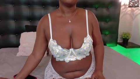 Snapshot of naiaramasson_ chatting on 9, 4, 2026 naiaramasson_ online show from 9, 4, 2026