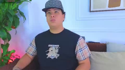 naimruiz_ online show from 17, 7, 2026