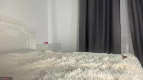 Mia  guest- Eva from DOUBLECUTIES online show from 31, 10, 2025