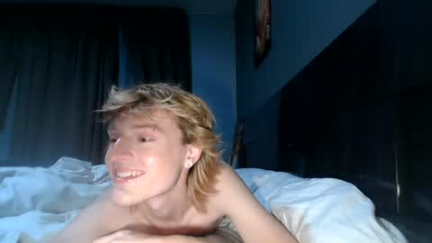 Snapshot of naivetwinkuseme chatting on 16, 7, 2026 naivetwinkuseme online show from 16, 7, 2026