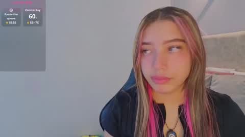 nami_sweet_ online show from 18, 11, 2025