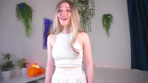 Snapshot of nanablink chatting on 2, 11, 2025 Eva online show from 2, 11, 2025