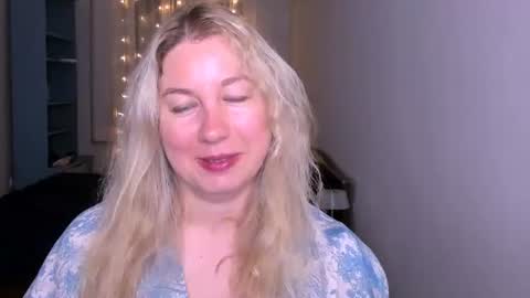 Snapshot of nancysanders chatting on 5, 7, 2026 Nancy online show from 5, 7, 2026