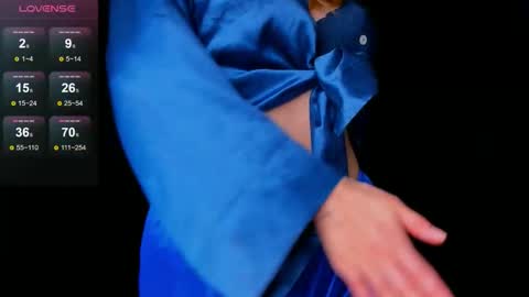 Snapshot of naomi_hayess chatting on 29, 10, 2025 Naomi online show from 29, 10, 2025