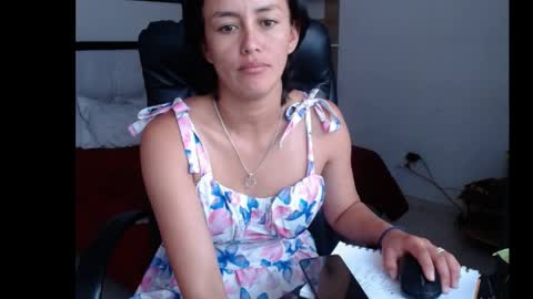 Snapshot of naomi_l0ve chatting on 6, 4, 2026 Lucy online show from 6, 4, 2026