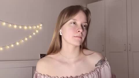 Snapshot of naomi_oops chatting on 12, 2, 2026 Naomi online show from 12, 2, 2026