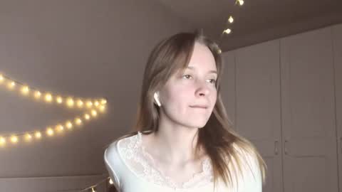 Snapshot of naomi_oops chatting on 5, 5, 2026 Naomi online show from 5, 5, 2026