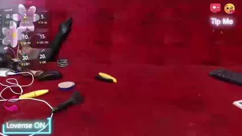 Snapshot of naomi_powel chatting on 19, 9, 2025 naomi_powel online show from 19, 9, 2025