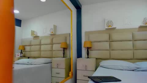 Snapshot of naomifrost chatting on 11, 11, 2025 Naomi Frost online show from 11, 11, 2025