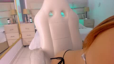 Snapshot of naomifrost chatting on 2, 2, 2026 Naomi Frost online show from 2, 2, 2026