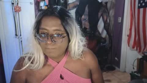 Snapshot of naomifux chatting on 25, 11, 2025 Naomi online show from 25, 11, 2025